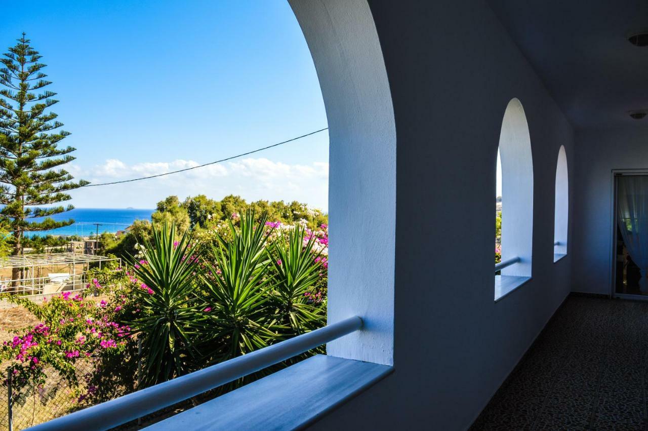 United Blue Resorts - White Sand Karteros Exteriér fotografie